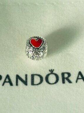 Pandora Keith Haring??x Pandora Love & Figures Charm
